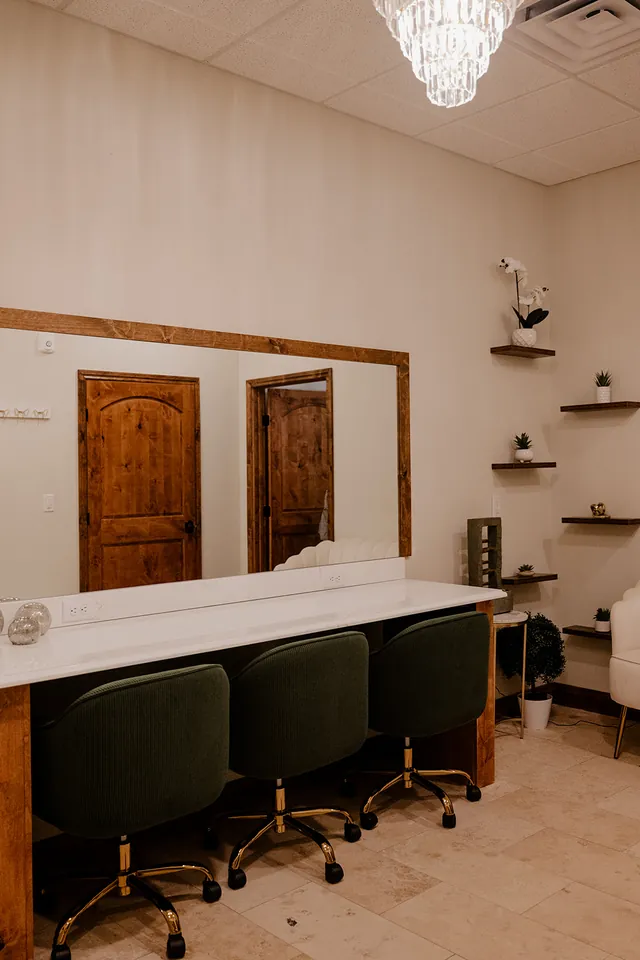 The Opal Suite vanity and mirrors